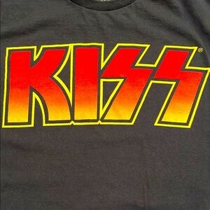 KISS Black Yellow Red Short Sleeve Tee Graphic Band music - M